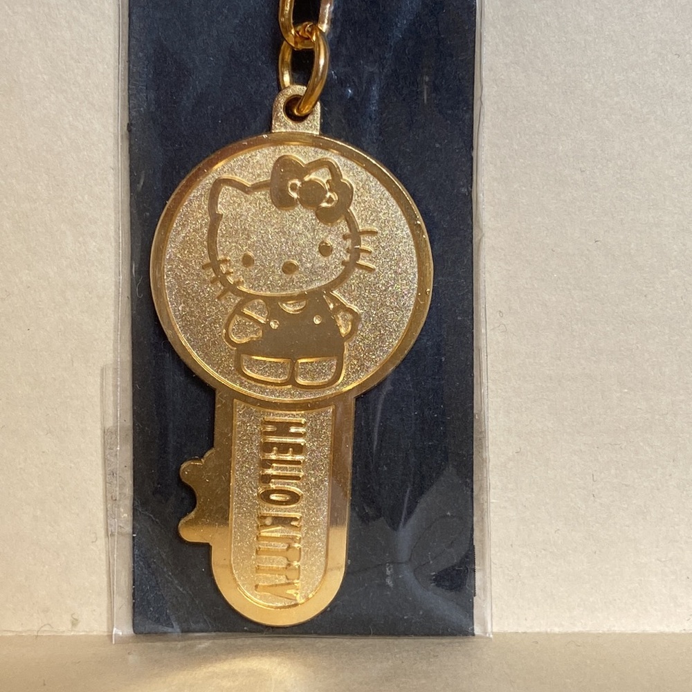 sanrio hello kitty keychain